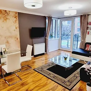 https://double-king-suite-canary-wharf-waterfront.cambridgehotelsuk.com