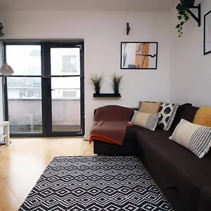 Centrally Located Spacious 2br | Cohost Partners Apartment